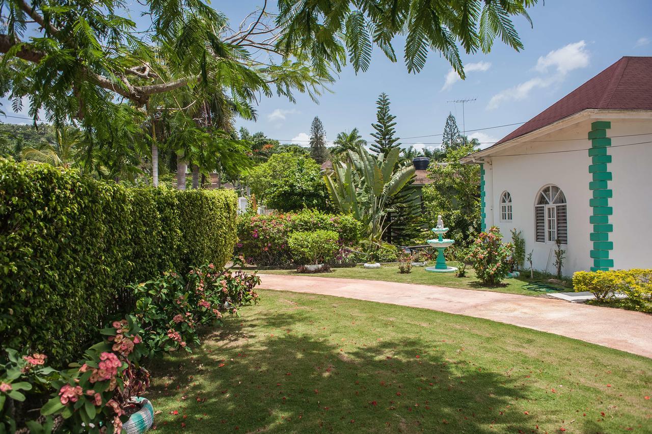 Diamond Villa Guest House Montego Bay Exteriér fotografie